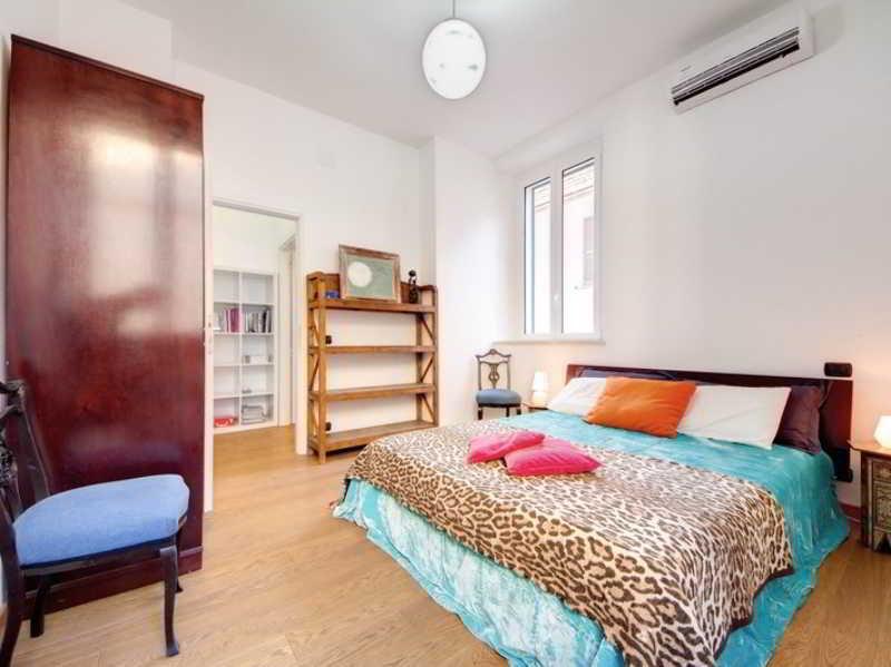 Guest house Domus Flaviae 2*